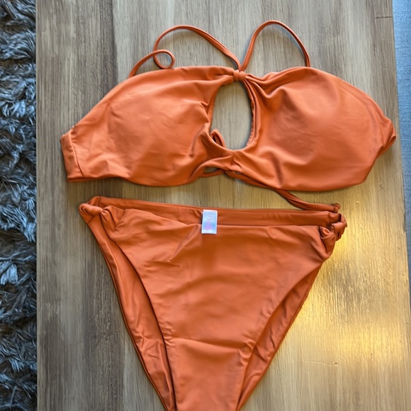 Pink lily bathing suit - Picture 10 of 10